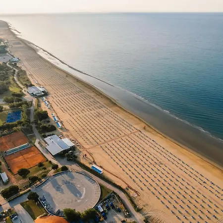 Prime Location Flat With Rooftop Pool Bibione
